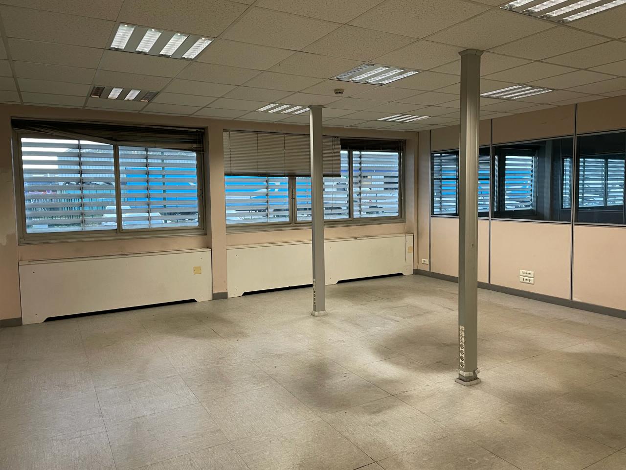 Local d'activité Saint-Étienne-du-Rouvray 2080m² Location local d'activité Saint-Étienne-du-Rouvray Seine-Maritime OLACT2428551 4
